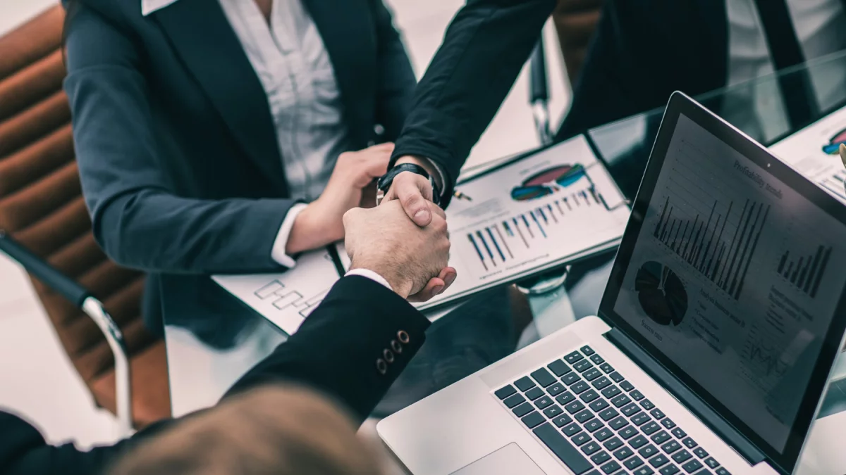 Najlepsze firmy oferujące catering na budowę w Polsce — ranking